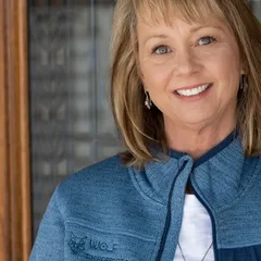 Dr. Carrie Wolf, DC, a chiropractic patient reactivation client